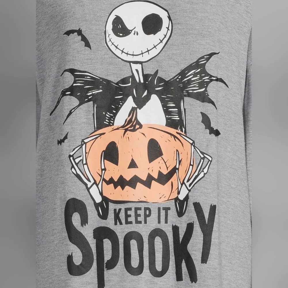 💀Nightmare Before Christmas🎄🎄Sleepshirt with Socks🎄NWT - Picture 4 of 5